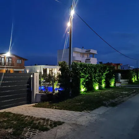 Lt Luxury Villa *