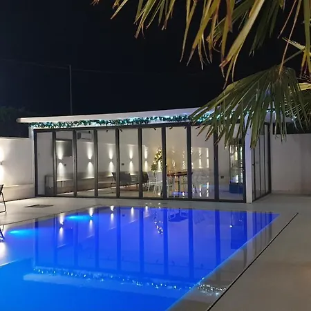 Lt Luxury *