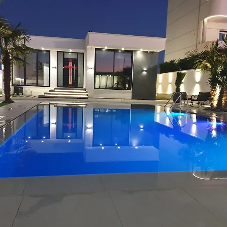 Lt Luxury Villa