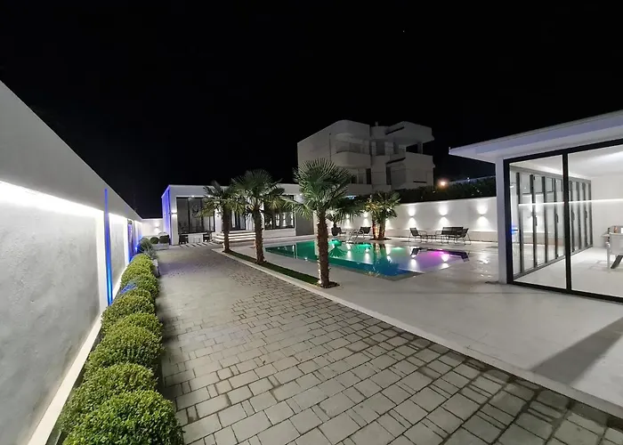 Lt Luxury ヴィラ Rrushkull (Durres)