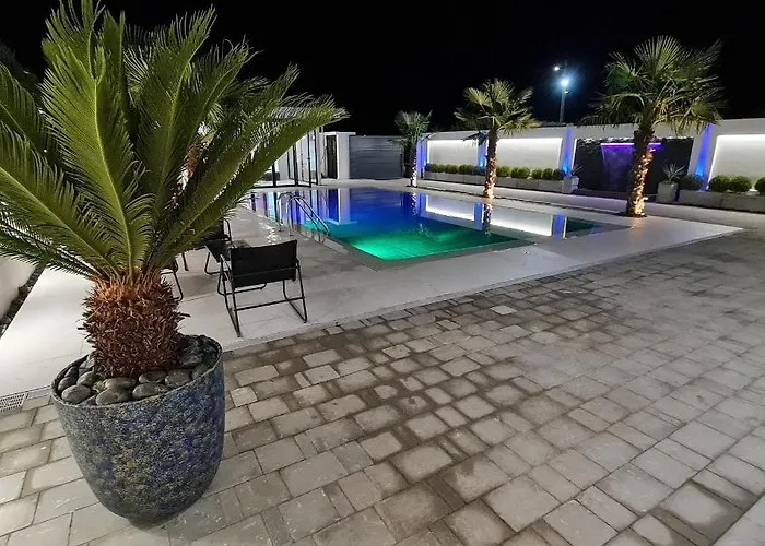 Villa Lt Luxury Rrushkull (Durres)