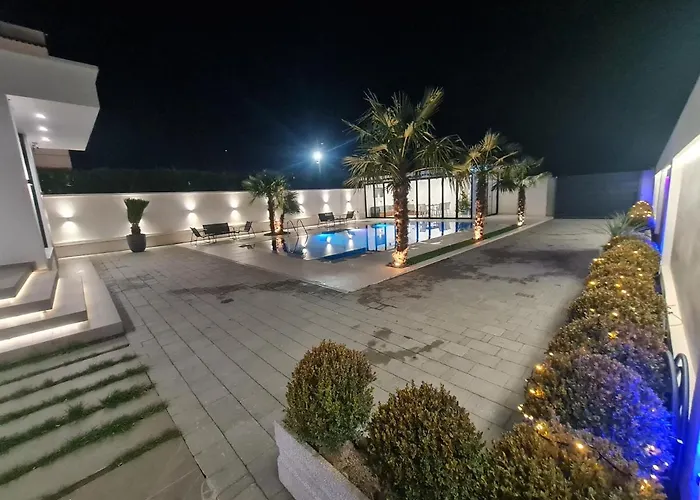 Lt Luxury ヴィラ Rrushkull (Durres)