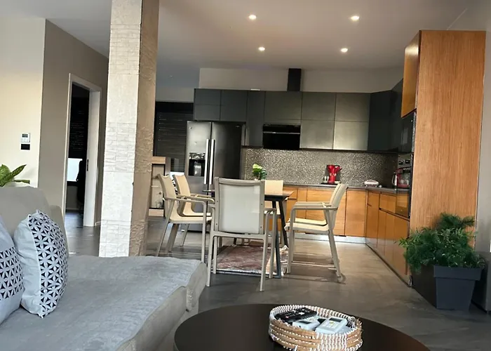 Lt Luxury * Rrushkull (Durres)